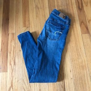 medium wash ae jeans